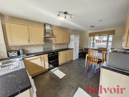 1 bedroom Semi-detached house to let in Rooms to let Comet Avenue, Knutton, ST5