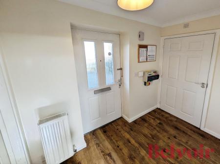 1 bedroom Semi-detached house to let in Rooms to let Comet Avenue, Knutton, ST5