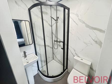 1 bedroom Flat to let in London Road, Newcastle-under-Lyme, ST5