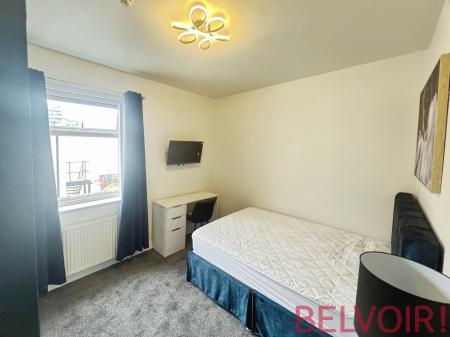 1 bedroom Flat to let in London Road, Newcastle-under-Lyme, ST5