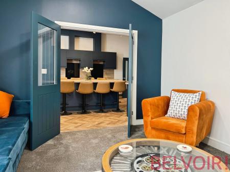 1 bedroom Flat to let in London Road, Newcastle-under-Lyme, ST5