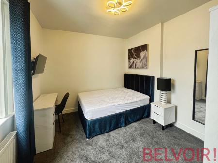 1 bedroom Flat to let in London Road, Newcastle-under-Lyme, ST5