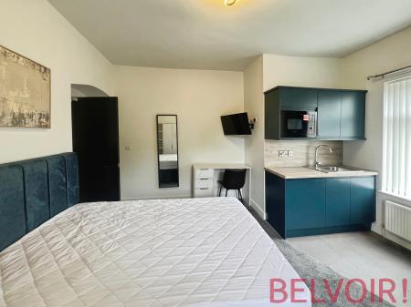1 bedroom Flat to let in London Road, Newcastle-under-Lyme, ST5