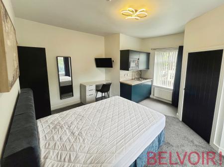 1 bedroom Flat to let in London Road, Newcastle-under-Lyme, ST5