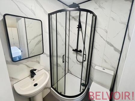 1 bedroom Flat to let in London Road, Newcastle-under-Lyme, ST5