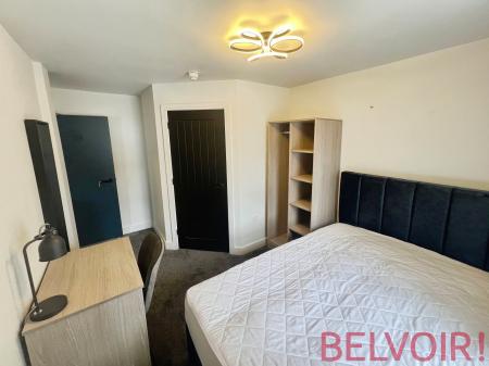 1 bedroom Flat to let in London Road, Newcastle-under-Lyme, ST5