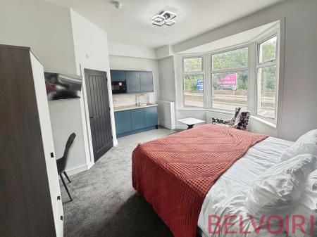 1 bedroom Flat to let in London Road, Newcastle-under-Lyme, ST5