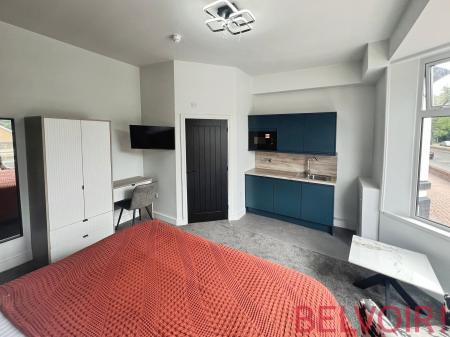 1 bedroom Flat to let in London Road, Newcastle-under-Lyme, ST5