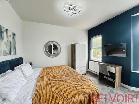 1 bedroom Flat to let in London Road, Newcastle-under-Lyme, ST5