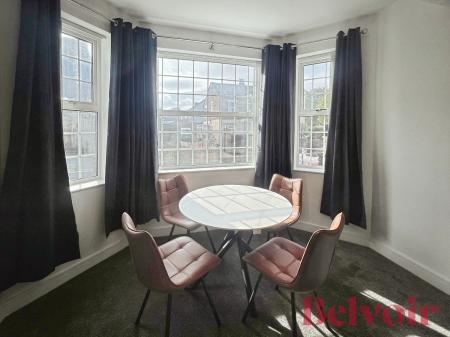 1 bedroom Flat to let in London Road, Newcastle-under-Lyme, ST5