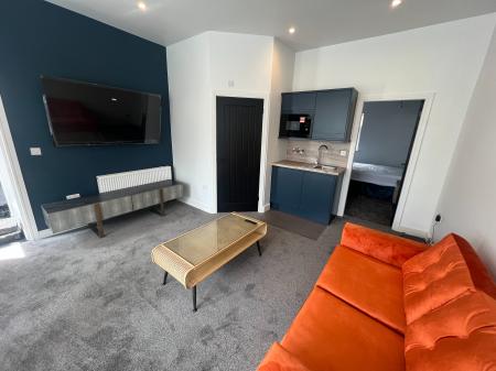 1 bedroom Flat to let in London Road, Newcastle-under-Lyme, ST5