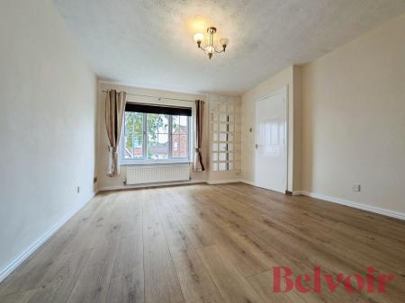 3 bedroom Semi-detached house to let in Magenta Drive, Newcastle-under-Lyme, ST5