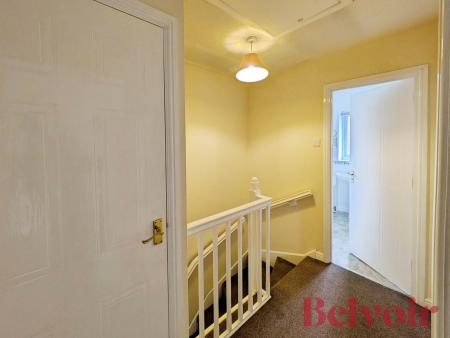 3 bedroom Semi-detached house to let in Magenta Drive, Newcastle-under-Lyme, ST5