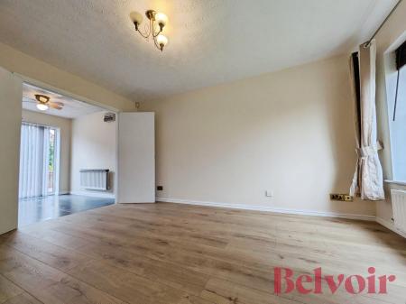 3 bedroom Semi-detached house to let in Magenta Drive, Newcastle-under-Lyme, ST5