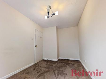 3 bedroom Semi-detached house to let in Magenta Drive, Newcastle-under-Lyme, ST5
