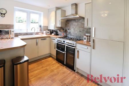 3 bedroom Semi-detached house to let in Trent View Grove, Hanley, ST1