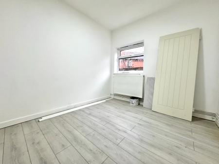 2 bedroom Apartment to let in Brunswick Park Road, Wednesbury, WS10