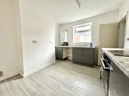 2 bedroom Apartment to let in Brunswick Park Road, Wednesbury, WS10