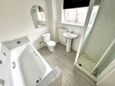 2 bedroom Apartment to let in Brunswick Park Road, Wednesbury, WS10