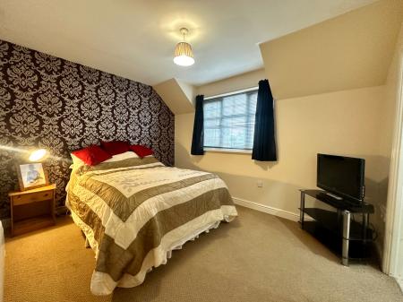 2 bedroom Apartment to let in Dudley Road, Tipton, DY4