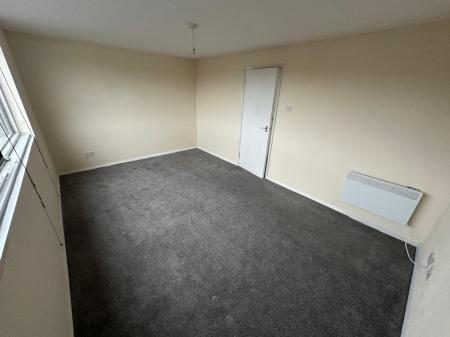 2 bedroom Flat to let in Hanover Road, Rowley Regis, B65
