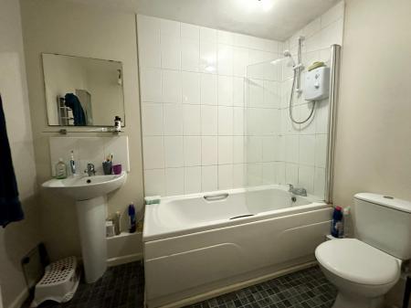 1 bedroom Flat for sale in 32 Oberon Grove, Wednesbury, Wednesbury, WS10