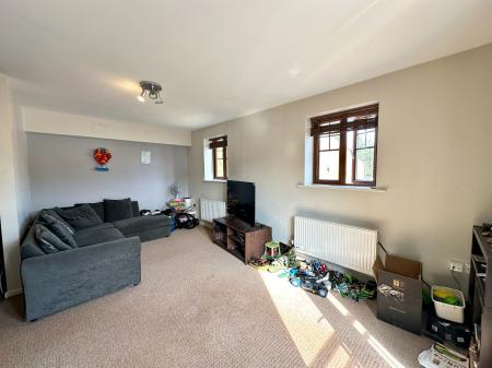 1 bedroom Flat for sale in 32 Oberon Grove, Wednesbury, Wednesbury, WS10