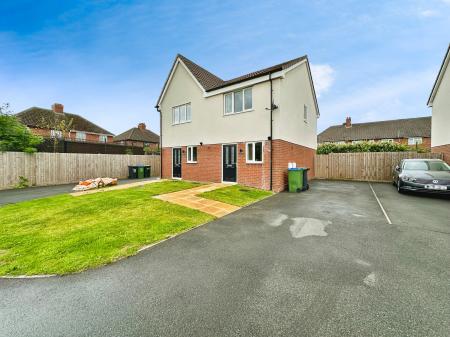 2 bedroom Semi-detached house for sale in Adams Close, Tipton, Wednesbury, DY4