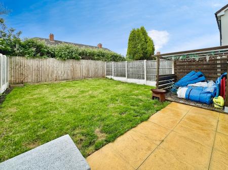 2 bedroom Semi-detached house for sale in Adams Close, Tipton, Wednesbury, DY4