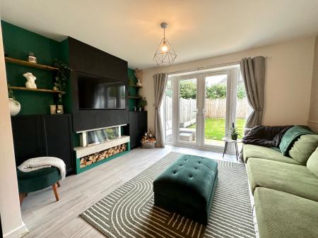 2 bedroom Semi-detached house for sale in Adams Close, Tipton, Wednesbury, DY4