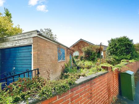 3 bedroom Detached bungalow for sale in Bagnall Street, Tipton, DY4