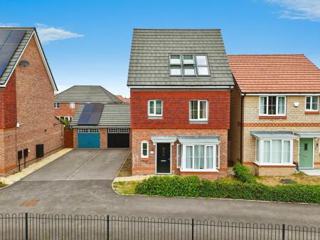 4 bedroom Detached house for sale in Basalt Lane, Darlaston, Wednesbury, WS10