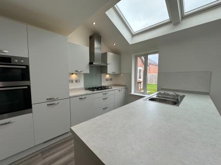 4 bedroom Detached house for sale in Basalt Lane, Darlaston, Wednesbury, WS10