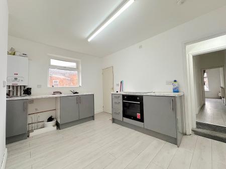 5 bedroom Block of Apartments for sale in Brunswick Park Road, Wednesbury, Wednesbury, WS10