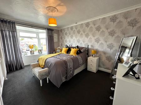 3 bedroom Semi-detached house for sale in Bustleholme Lane, West Bromwich, B71