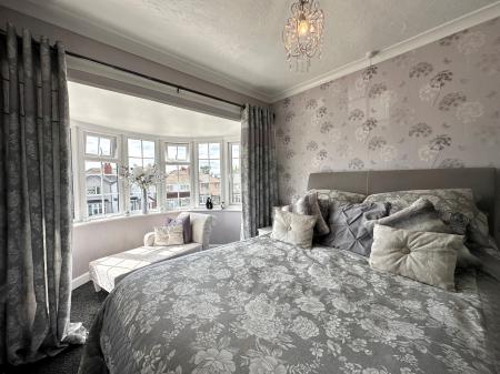 3 bedroom Semi-detached house for sale in Bustleholme Lane, West Bromwich, B71