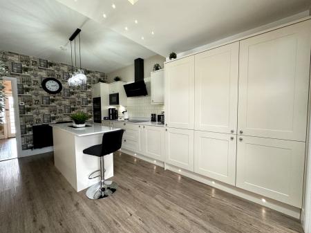 3 bedroom Semi-detached house for sale in Bustleholme Lane, West Bromwich, B71