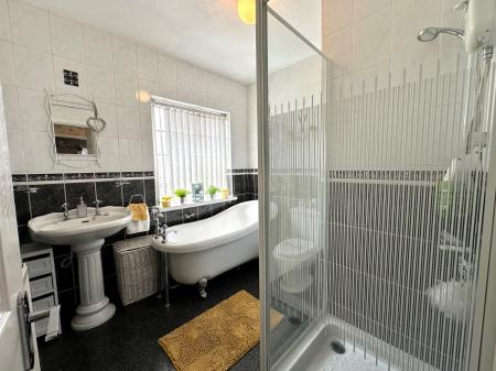 3 bedroom Semi-detached house for sale in Bustleholme Lane, West Bromwich, B71