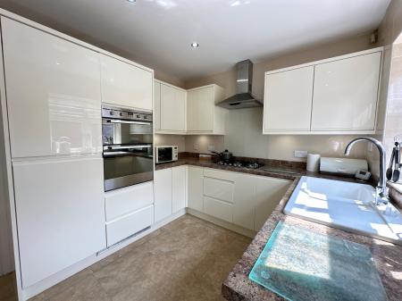 3 bedroom Semi-detached bungalow for sale in Charlotte Road, Wednesbury, Wednesbury, WS10