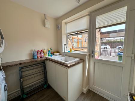 3 bedroom Semi-detached bungalow for sale in Charlotte Road, Wednesbury, Wednesbury, WS10