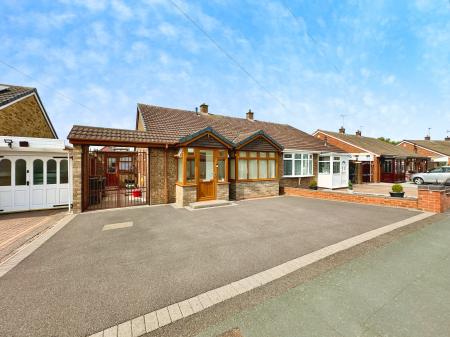3 bedroom Semi-detached bungalow for sale in Charlotte Road, Wednesbury, Wednesbury, WS10