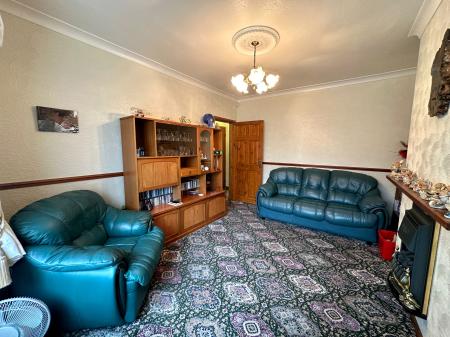 3 bedroom Semi-detached house for sale in Dorsett Road, Darlaston, Wednesbury, WS10