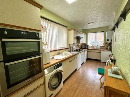 3 bedroom Semi-detached house for sale in Dorsett Road, Darlaston, Wednesbury, WS10