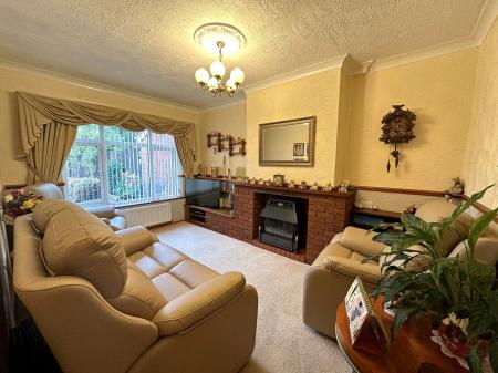 3 bedroom Semi-detached house for sale in Dorsett Road, Darlaston, Wednesbury, WS10