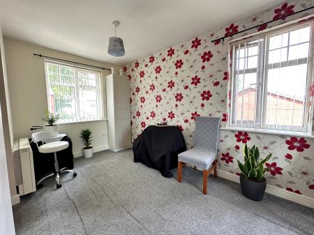 2 bedroom Apartment for sale in Dudley Road, Tipton, DY4