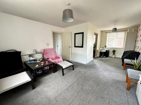 2 bedroom Apartment for sale in Dudley Road, Tipton, DY4