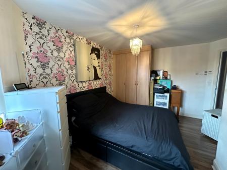 2 bedroom Apartment for sale in Gough Drive, Great Bridge, Tipton, DY4