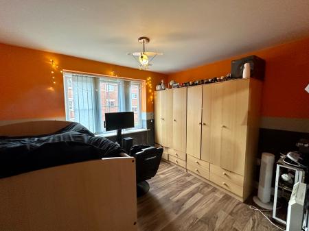 2 bedroom Apartment for sale in Gough Drive, Great Bridge, Tipton, DY4