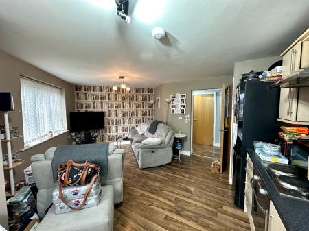 2 bedroom Apartment for sale in Gough Drive, Great Bridge, Tipton, DY4