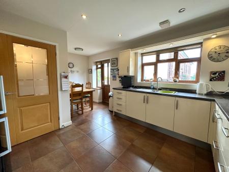 3 bedroom Bungalow for sale in Longmore Street, Wednesbury, WS10